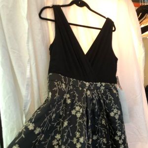 V neck black and gold dress